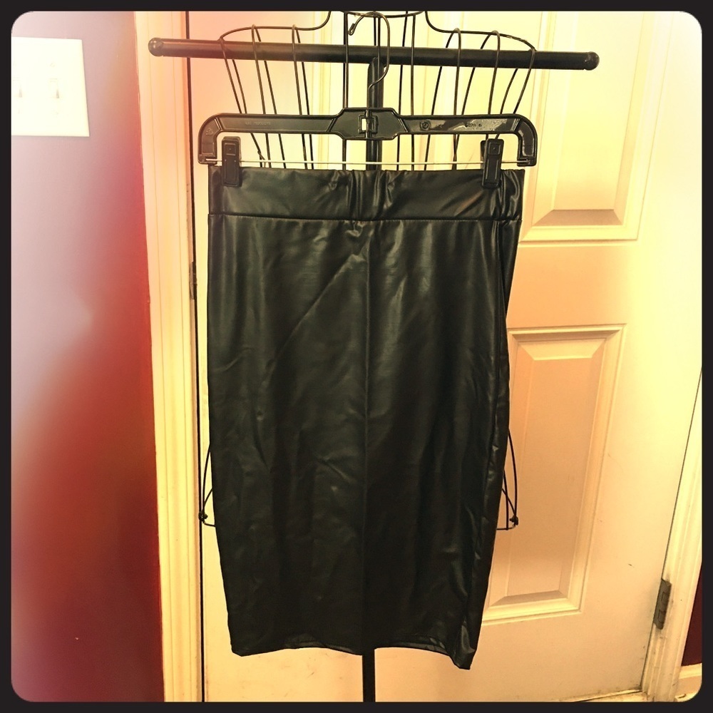 NWT Rue21 pleather skirt